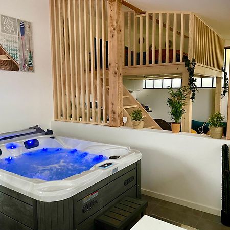 Ferienwohnung Loft Avec Jacuzzi Et Terrasse Prives Sévrier Exterior foto