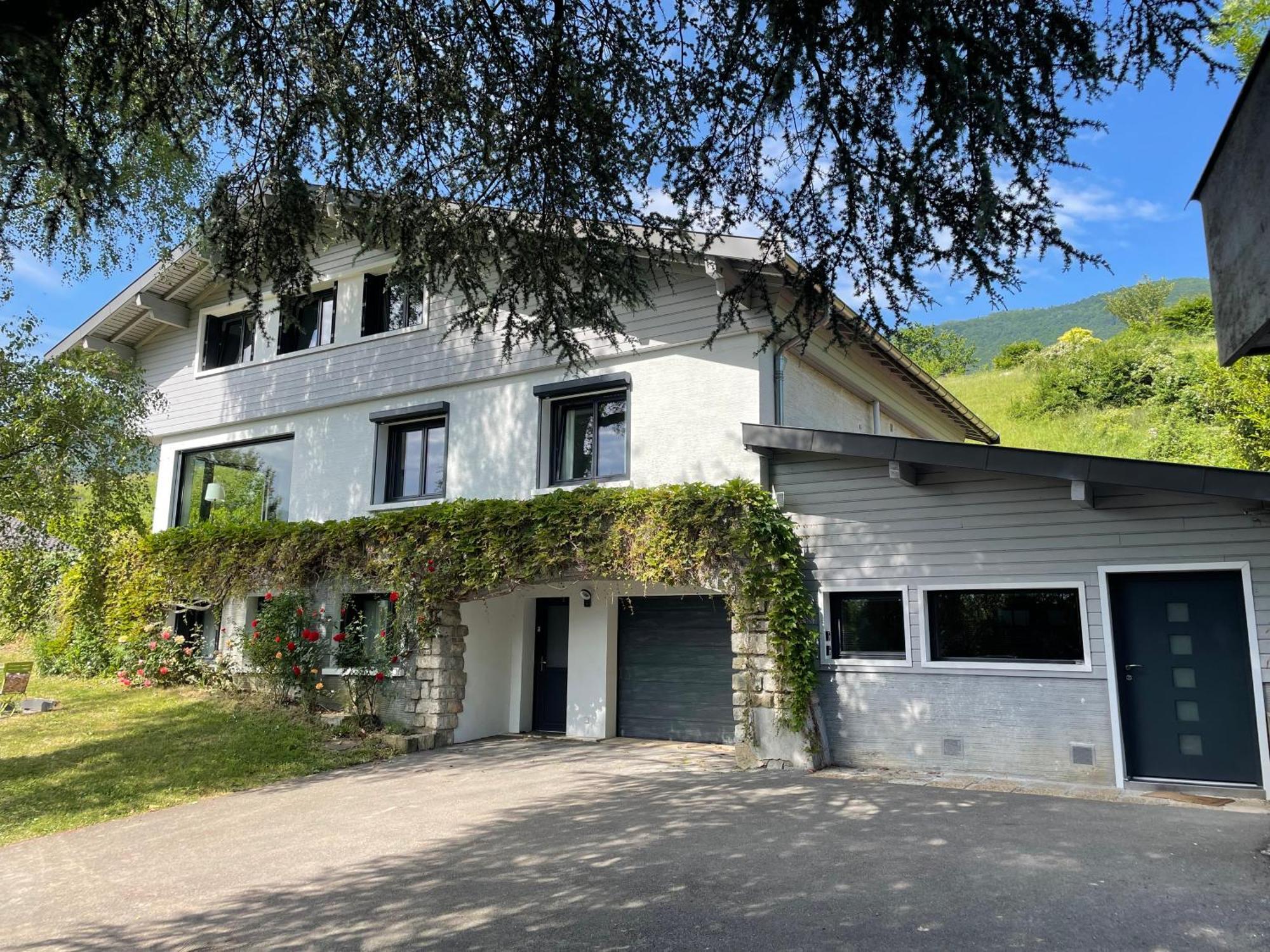 Ferienwohnung Loft Avec Jacuzzi Et Terrasse Prives Sévrier Exterior foto