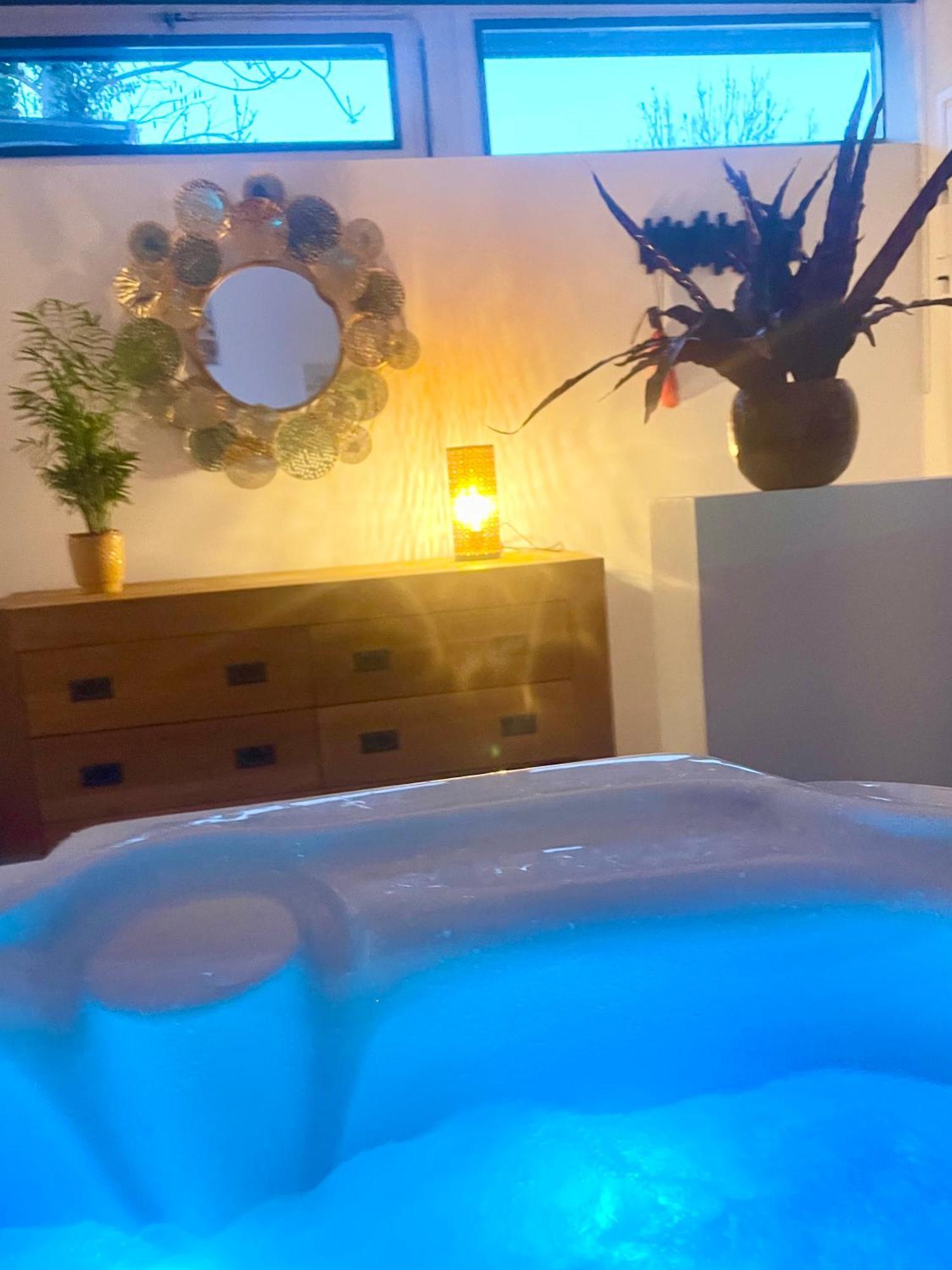Ferienwohnung Loft Avec Jacuzzi Et Terrasse Prives Sévrier Exterior foto